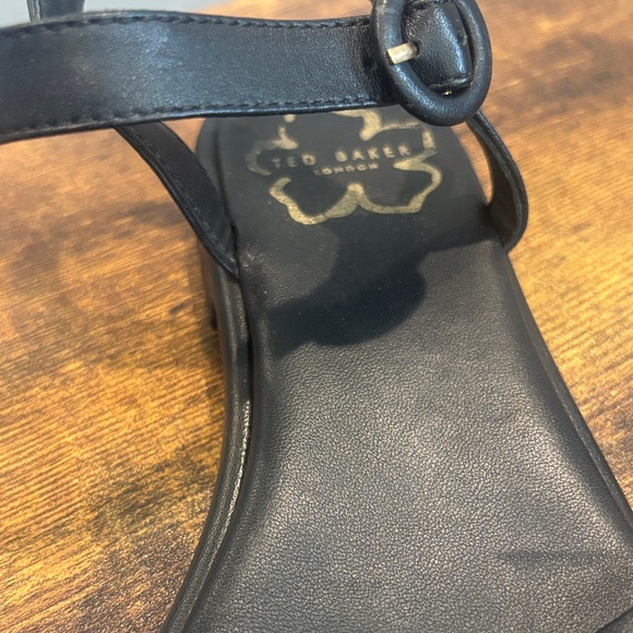 Ted Baker London Black Leather Bow Sandals Size 6 - Picture 2 of 12